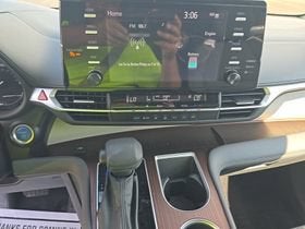 2024 Toyota Sienna LE