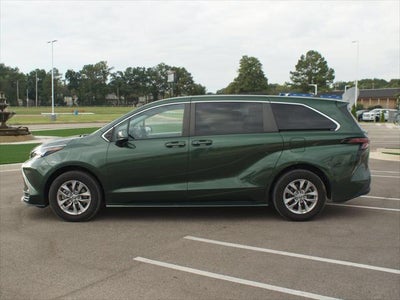 2024 Toyota Sienna LE