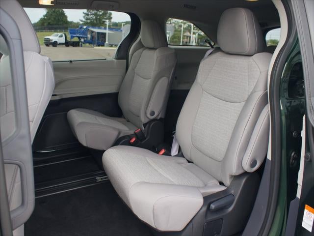 2024 Toyota Sienna LE