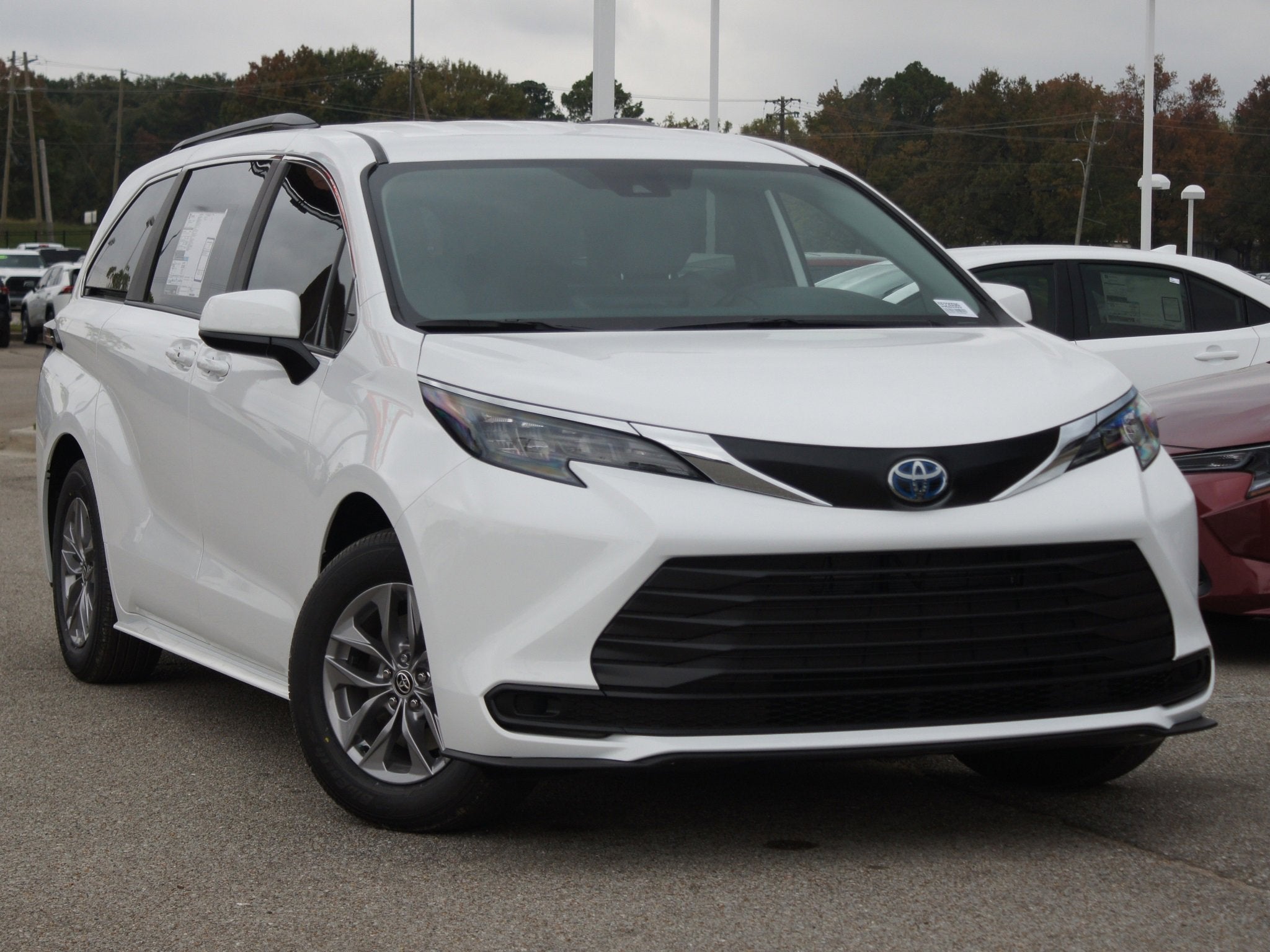 2025 Toyota Sienna LE