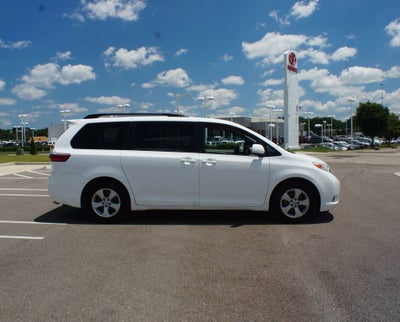 2017 Toyota Sienna LE