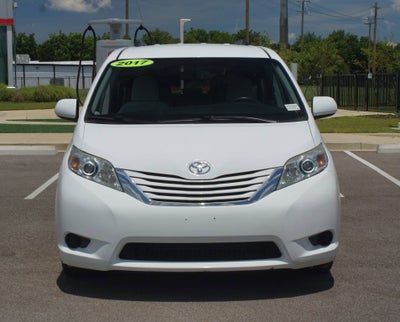2017 Toyota Sienna LE