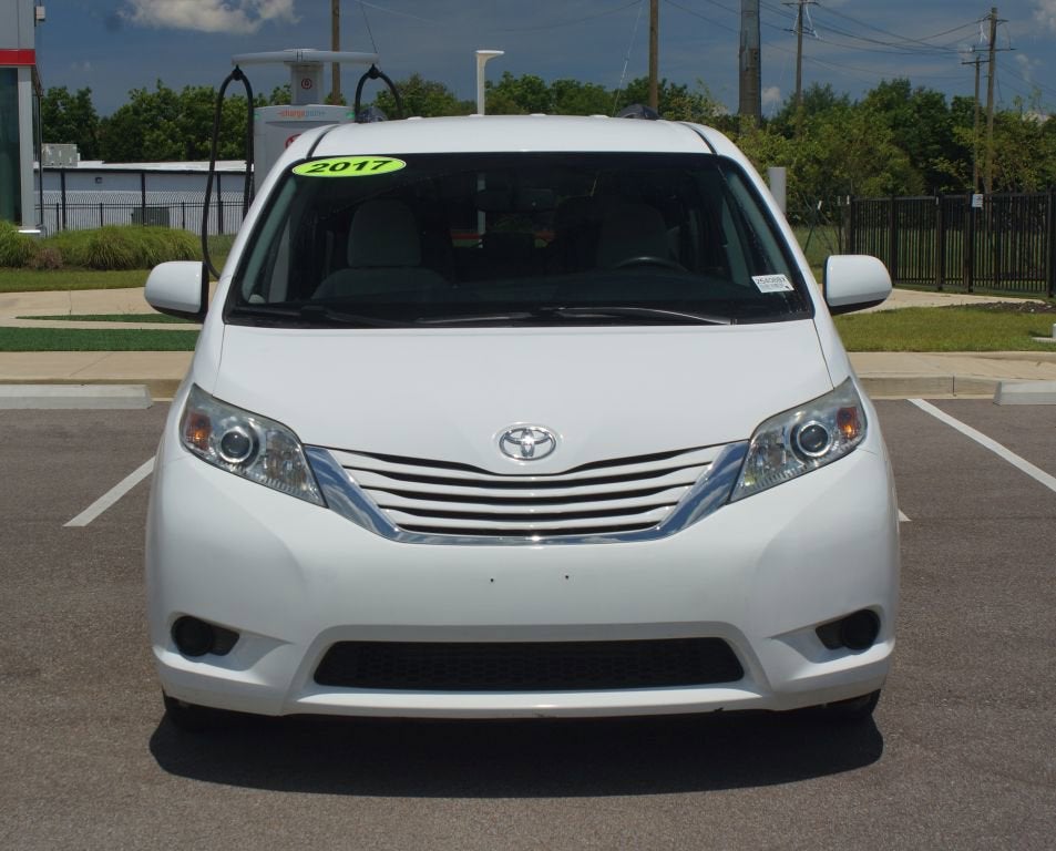 2017 Toyota Sienna LE