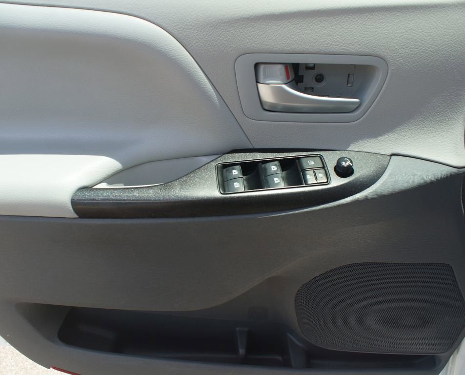 2017 Toyota Sienna LE
