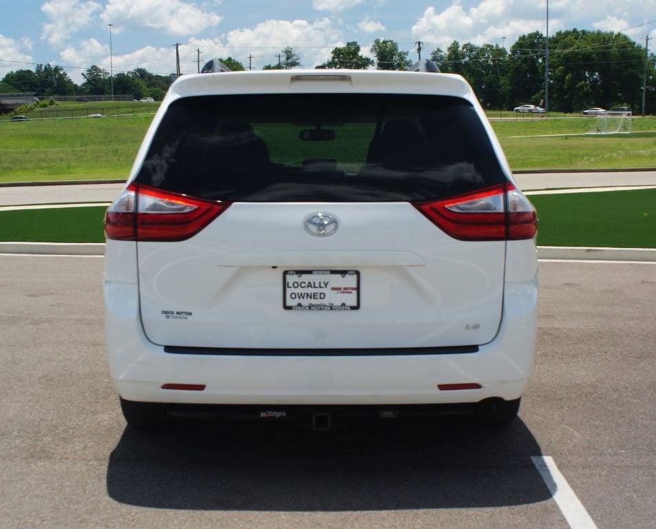 2017 Toyota Sienna LE