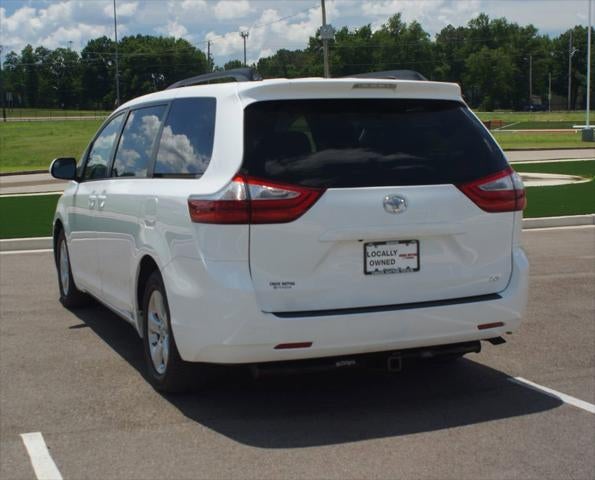 2017 Toyota Sienna LE