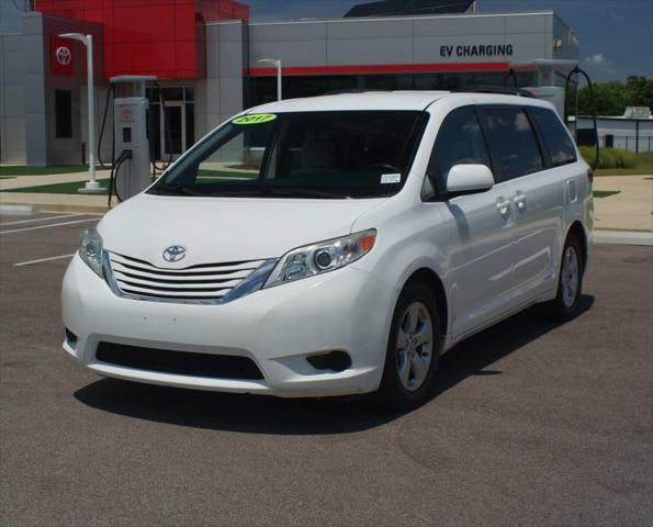 2017 Toyota Sienna LE