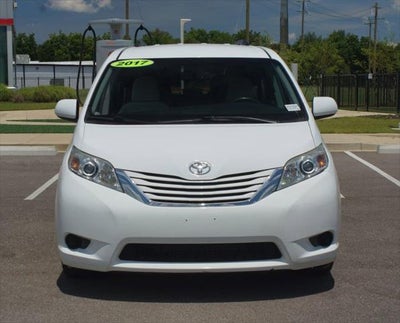 2017 Toyota Sienna LE