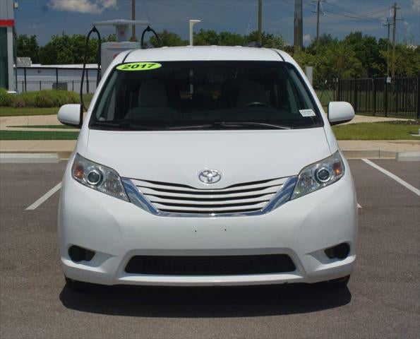 2017 Toyota Sienna LE