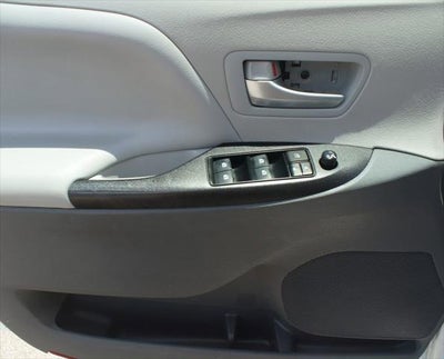 2017 Toyota Sienna LE