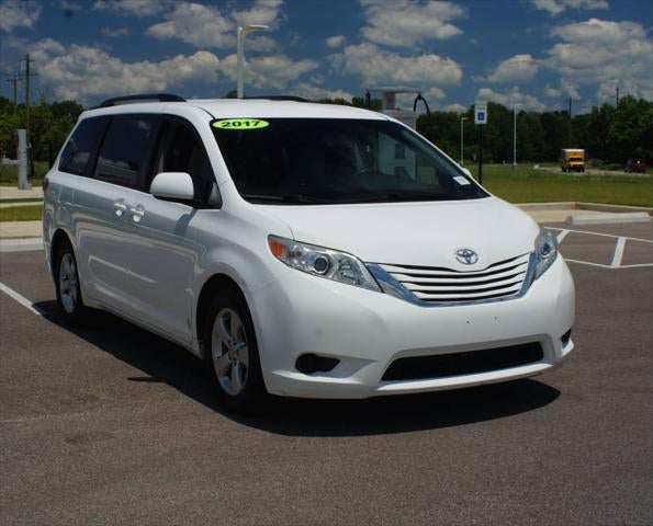 2017 Toyota Sienna LE