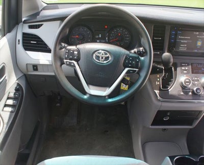 2017 Toyota Sienna LE