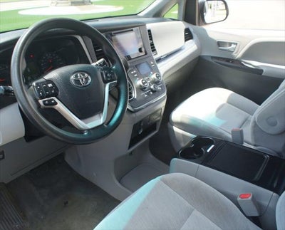 2017 Toyota Sienna LE