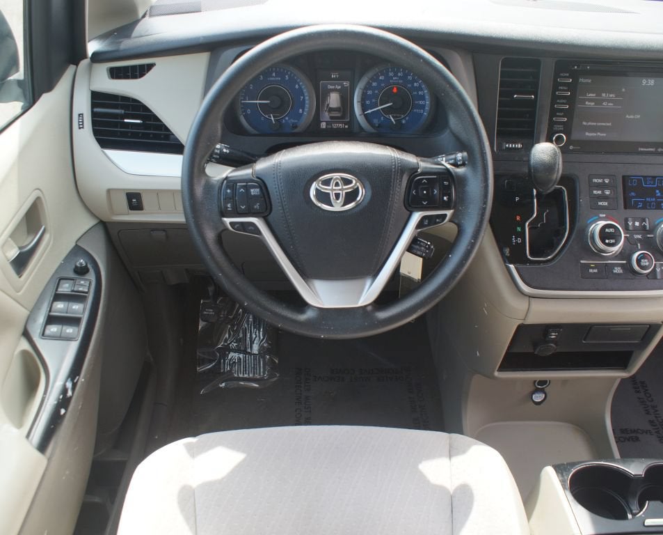 2020 Toyota Sienna LE