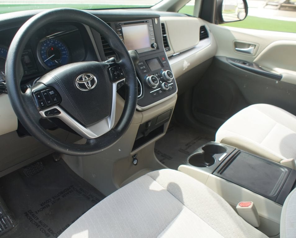2020 Toyota Sienna LE