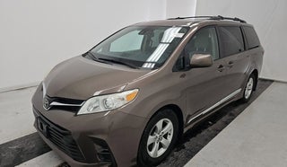 2020 Toyota Sienna LE