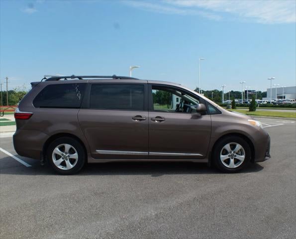 2020 Toyota Sienna LE