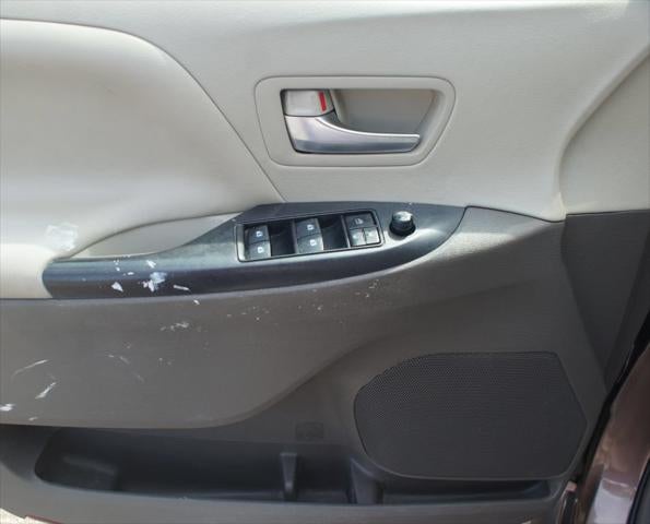 2020 Toyota Sienna LE