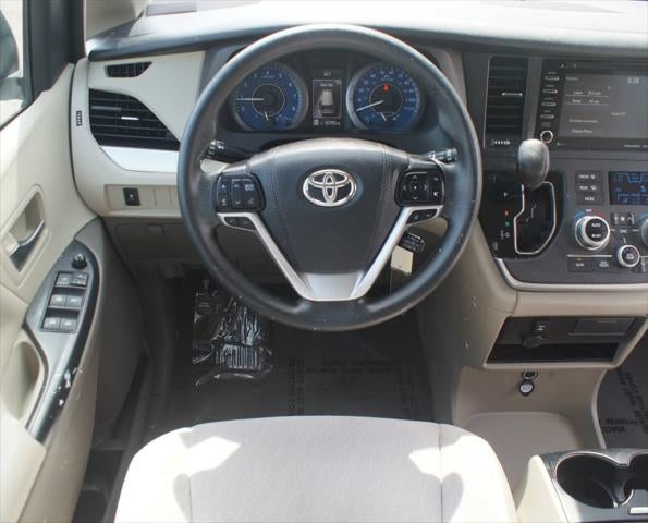 2020 Toyota Sienna LE