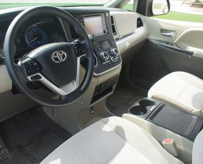 2020 Toyota Sienna LE