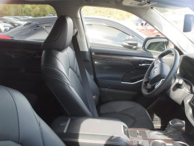 2026 Toyota Highlander Hybrid Limited