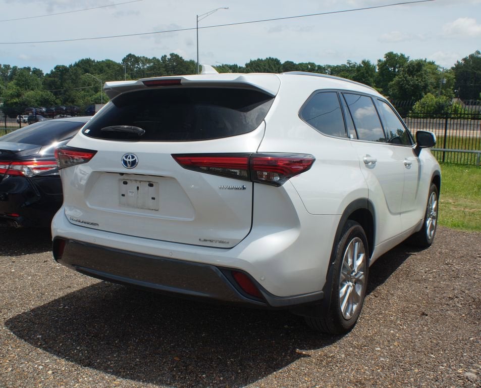 2022 Toyota Highlander Hybrid Limited