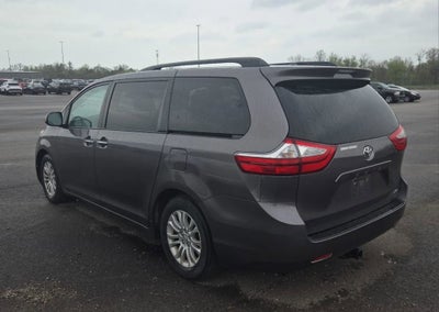 2016 Toyota Sienna XLE