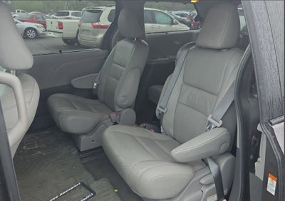 2016 Toyota Sienna XLE