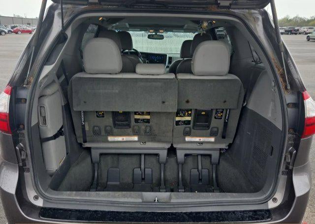 2016 Toyota Sienna XLE