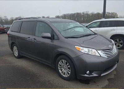 2016 Toyota Sienna XLE