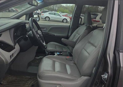 2016 Toyota Sienna XLE