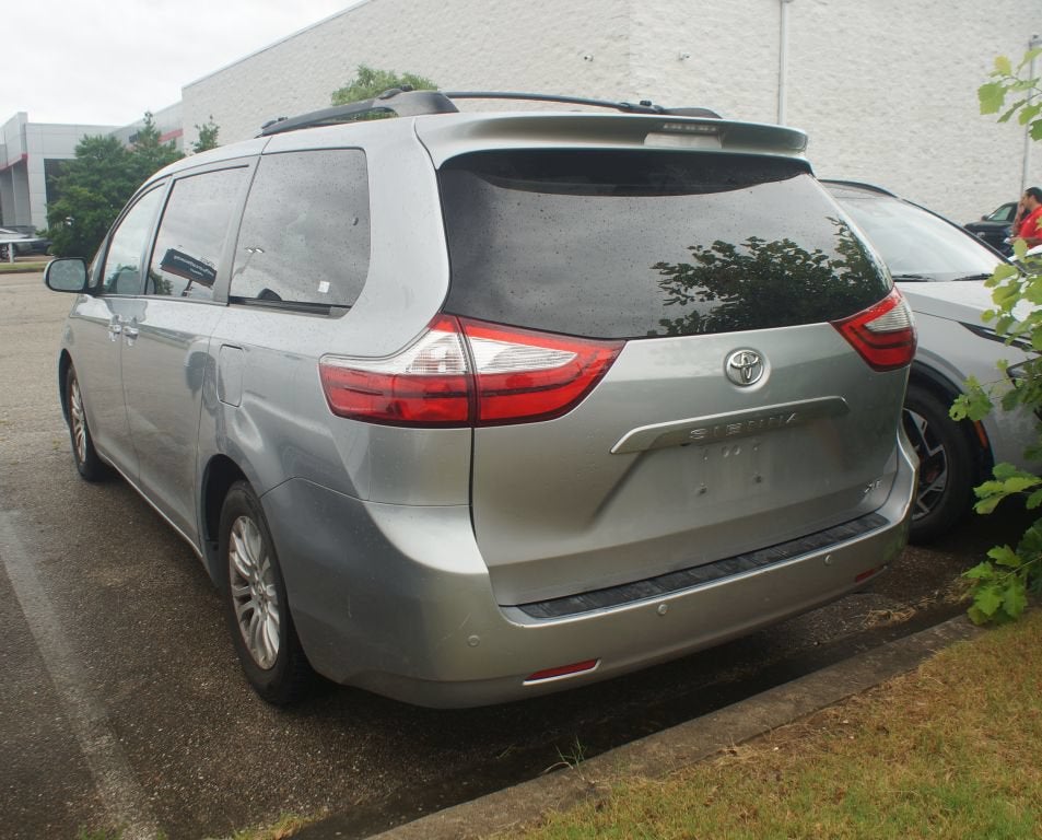 2015 Toyota Sienna XLE