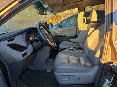 2016 Toyota Sienna XLE