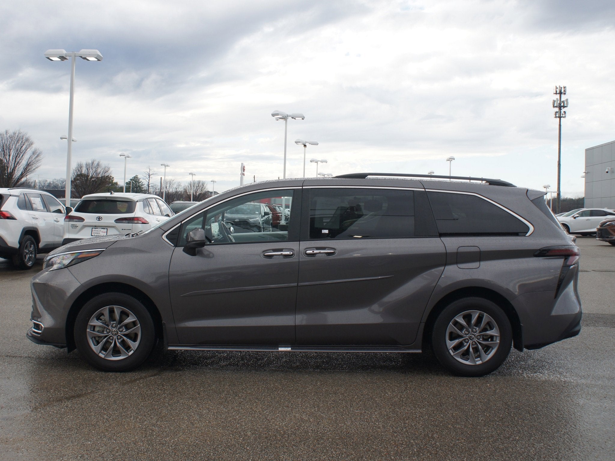 2024 Toyota Sienna XLE