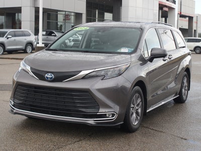 2024 Toyota Sienna XLE