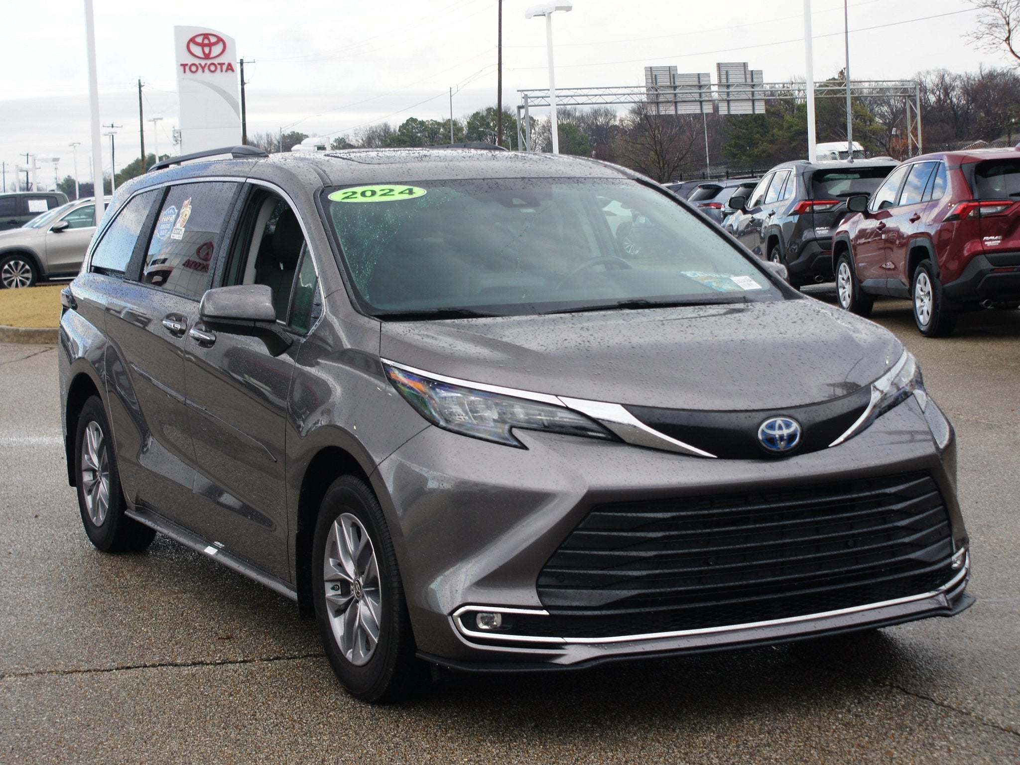 2024 Toyota Sienna XLE
