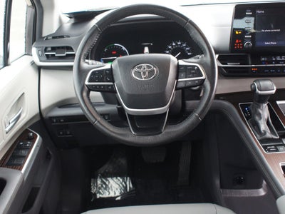 2024 Toyota Sienna XLE