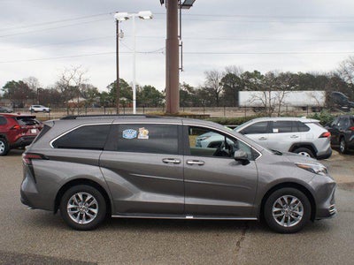 2024 Toyota Sienna XLE