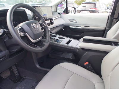 2025 Toyota Sienna XLE
