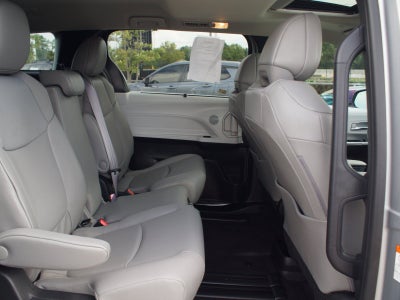 2025 Toyota Sienna XLE
