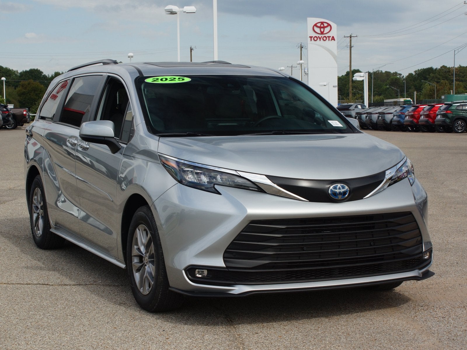2025 Toyota Sienna XLE