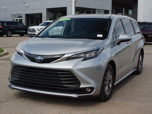 2025 Toyota Sienna XLE