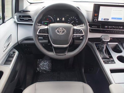 2025 Toyota Sienna XLE