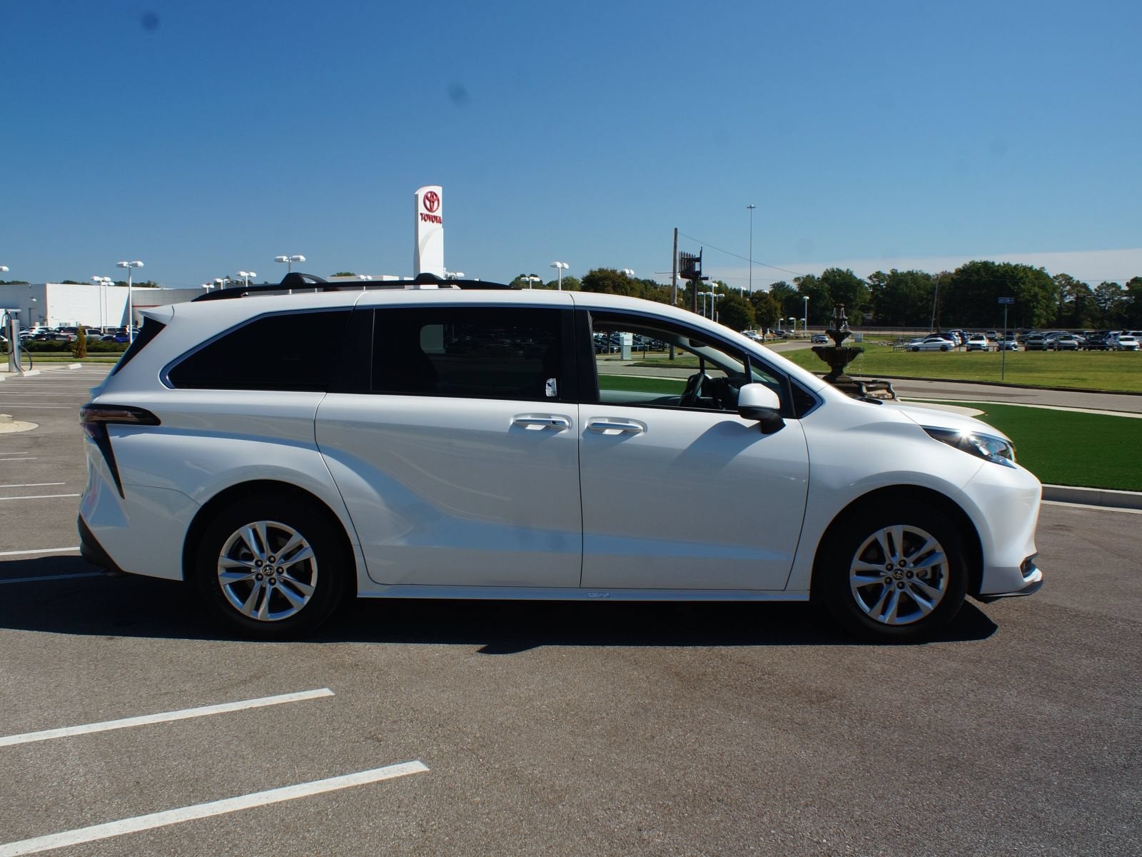 2026 Toyota Sienna XLE