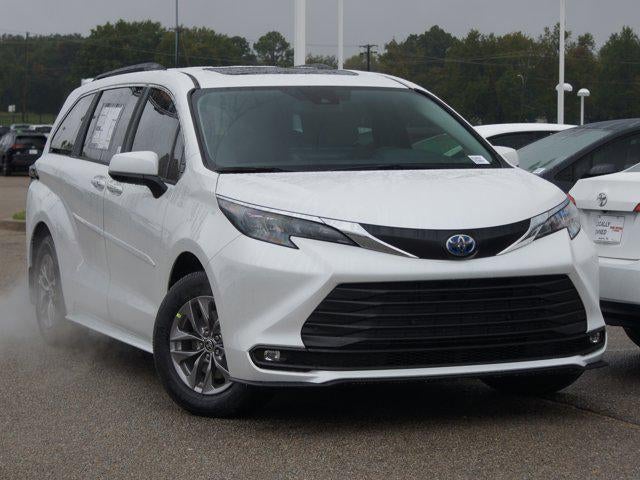 2025 Toyota Sienna XLE