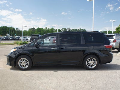 2018 Toyota Sienna XLE