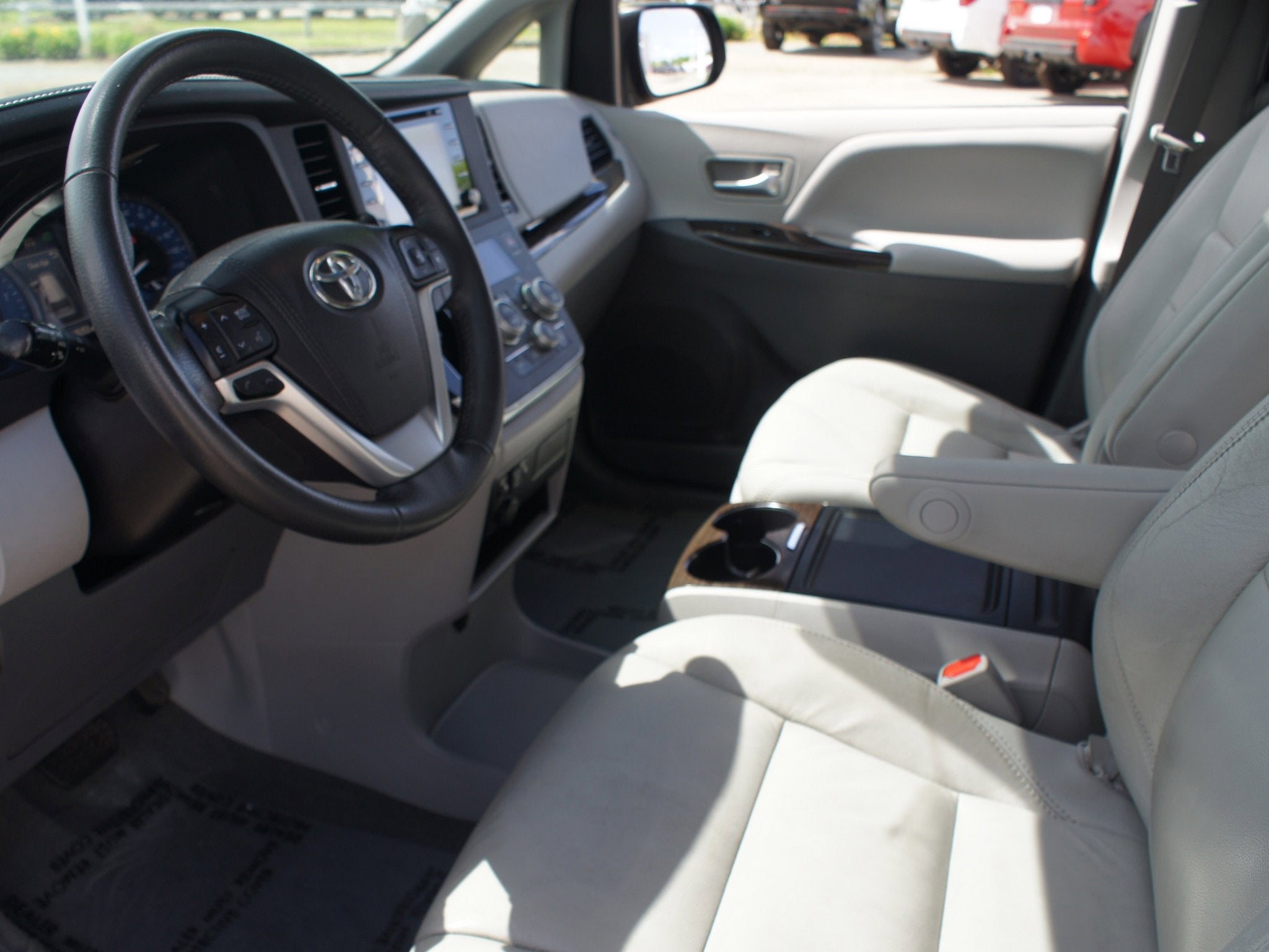 2018 Toyota Sienna XLE