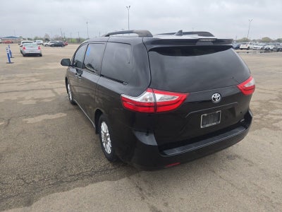 2018 Toyota Sienna XLE