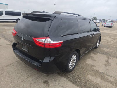 2018 Toyota Sienna XLE