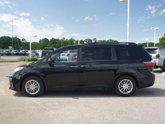 2018 Toyota Sienna XLE